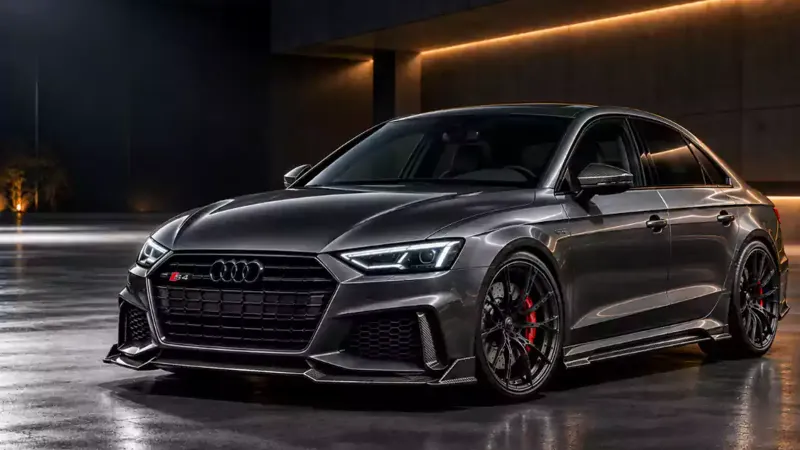 Audi A4 / S4 B9 mit Carbonfaser-Teilen